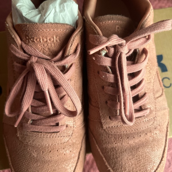 Dusty rose/ mauve colored Reeboks - Picture 5 of 5